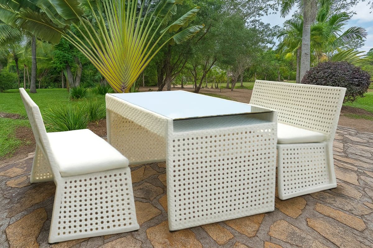 Table de Jardin "Ares" en Résine Tressée – Ensemble Repas - Mobilier artisanal Ebène Madagascar