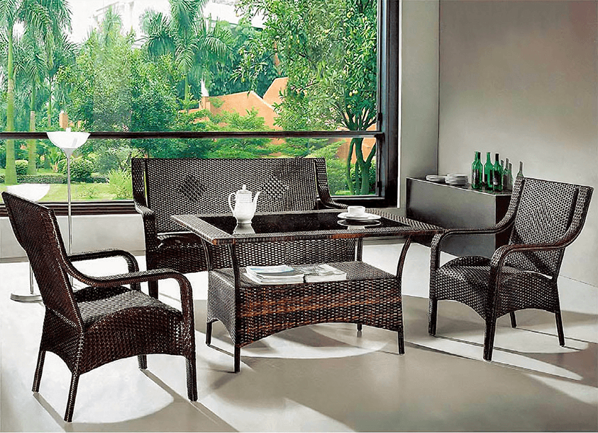 Table Basse de Jardin en Résine Tressée avec Double Plateau - Mobilier artisanal Ebène Madagascar