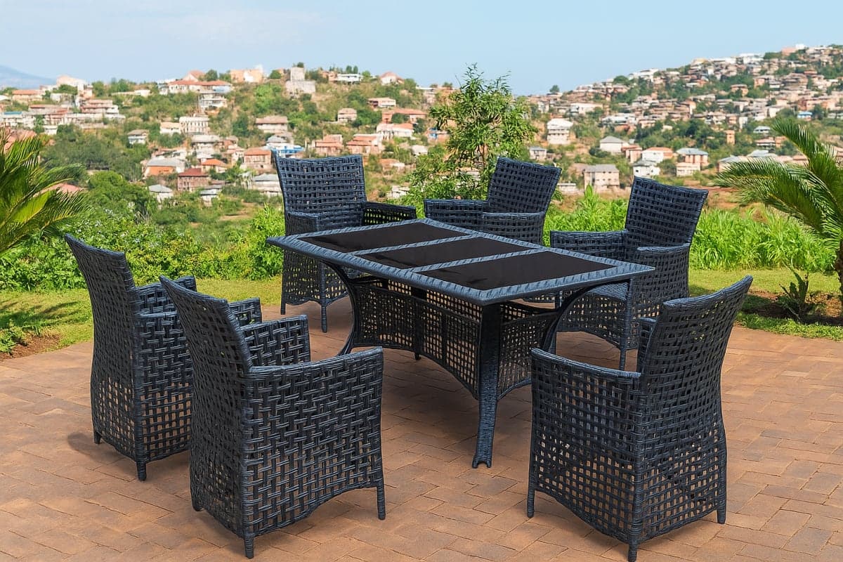 Ensemble Repas de Jardin en Résine Tressée - Mobilier artisanal Ebène Madagascar