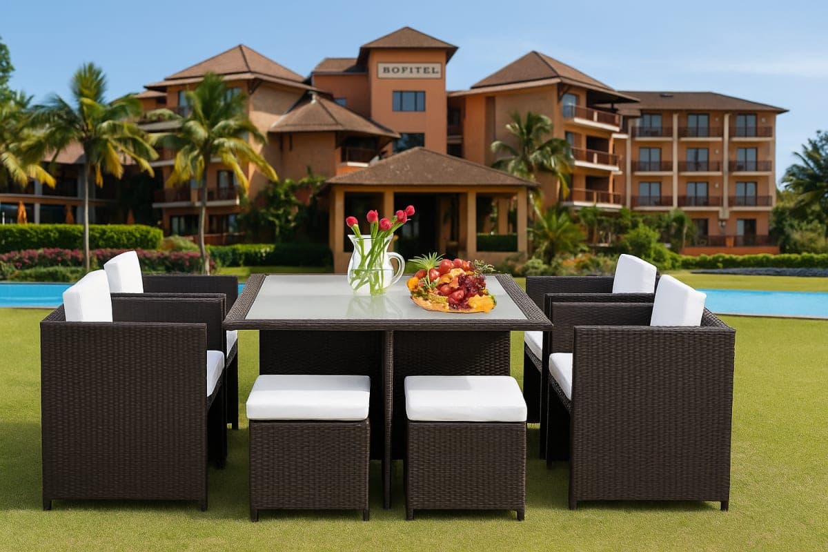 Table de Jardin Encastrable "Évasion" – en Résine Tressée - Mobilier artisanal Ebène Madagascar