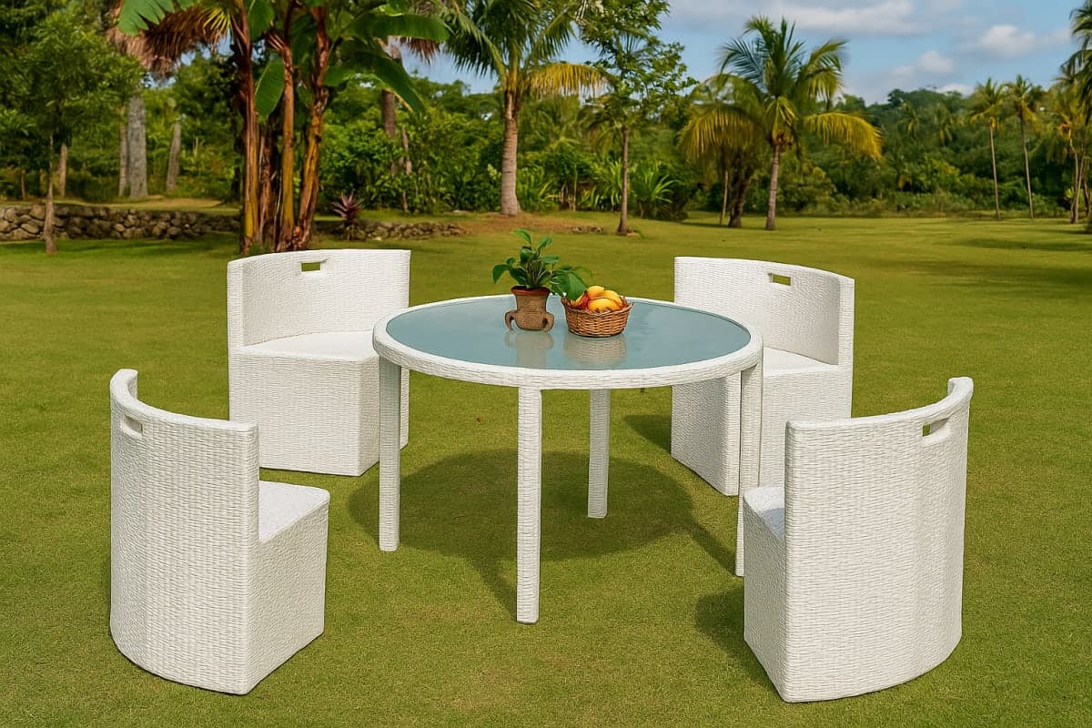 Ensemble Repas de Jardin en Résine Tressée - Mobilier artisanal Ebène Madagascar