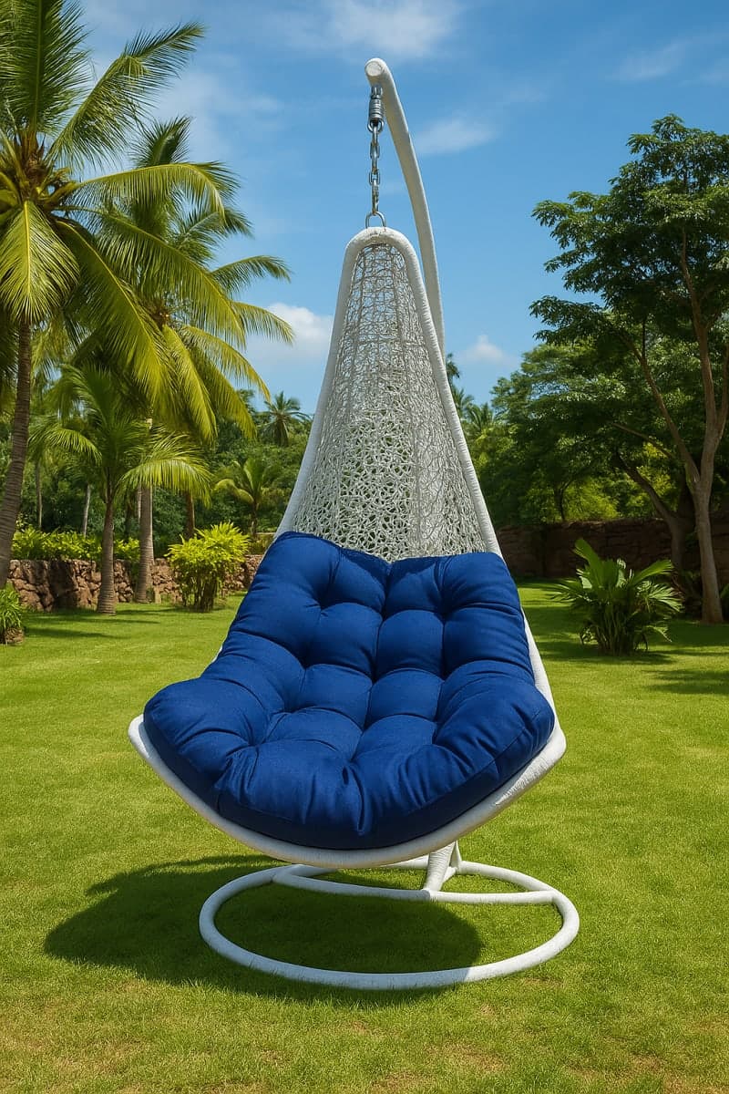 Fauteuil Suspendu "Goutte" en Résine Tressée - Mobilier artisanal Ebène Madagascar