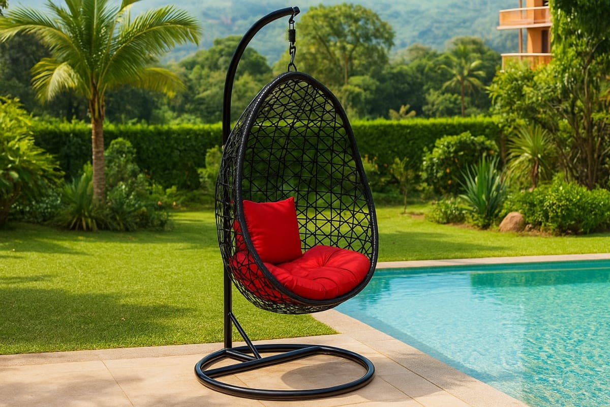 Fauteuil Suspendu Œuf Design en Résine Tressée - Mobilier artisanal Ebène Madagascar