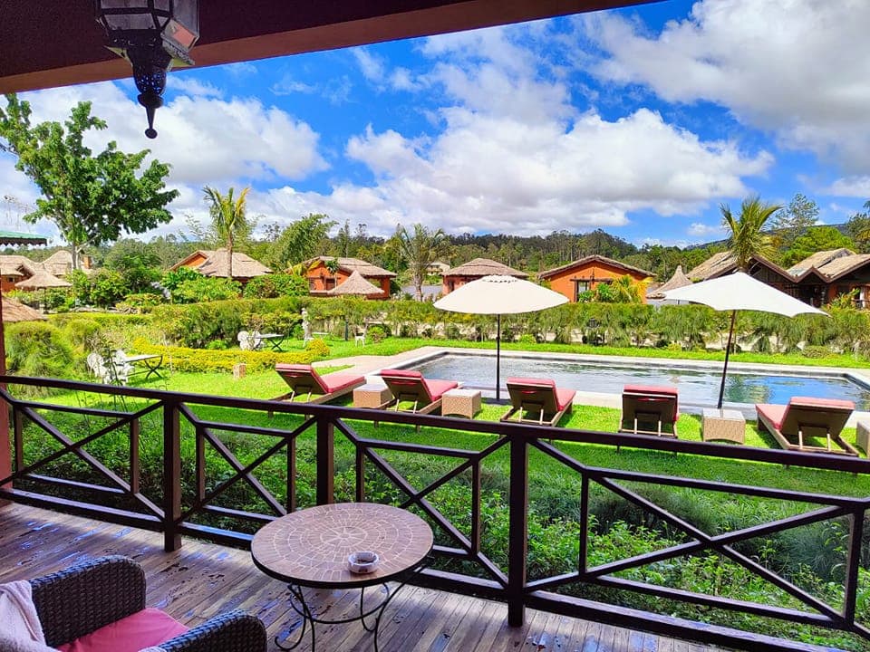 Le Lac Hotel